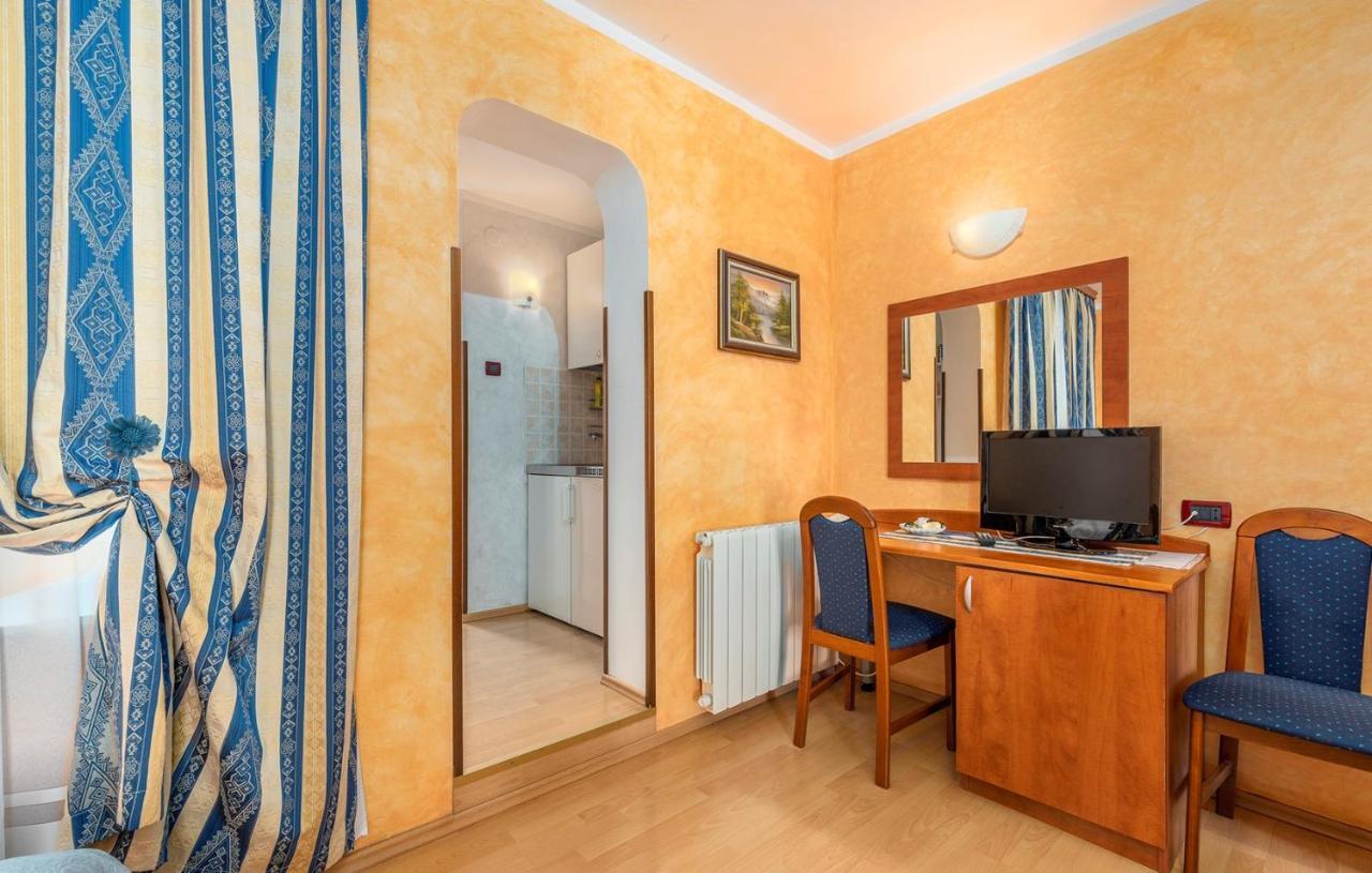 Apartments&Rooms Laura Pazin Buitenkant foto