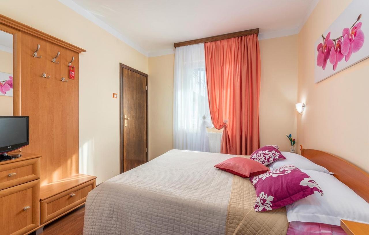 Apartments&Rooms Laura Pazin Buitenkant foto